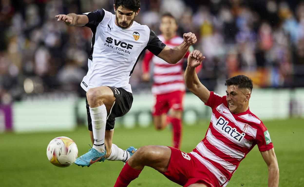 Gonçalo Guedes, durante el partido ante el Granada