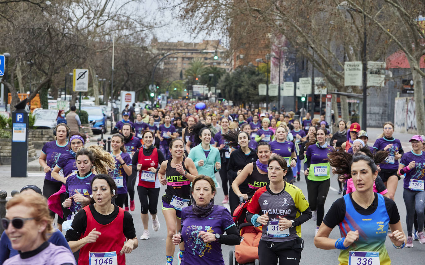 Fotos: Búscate en la carrera 10K Femenina de Valencia