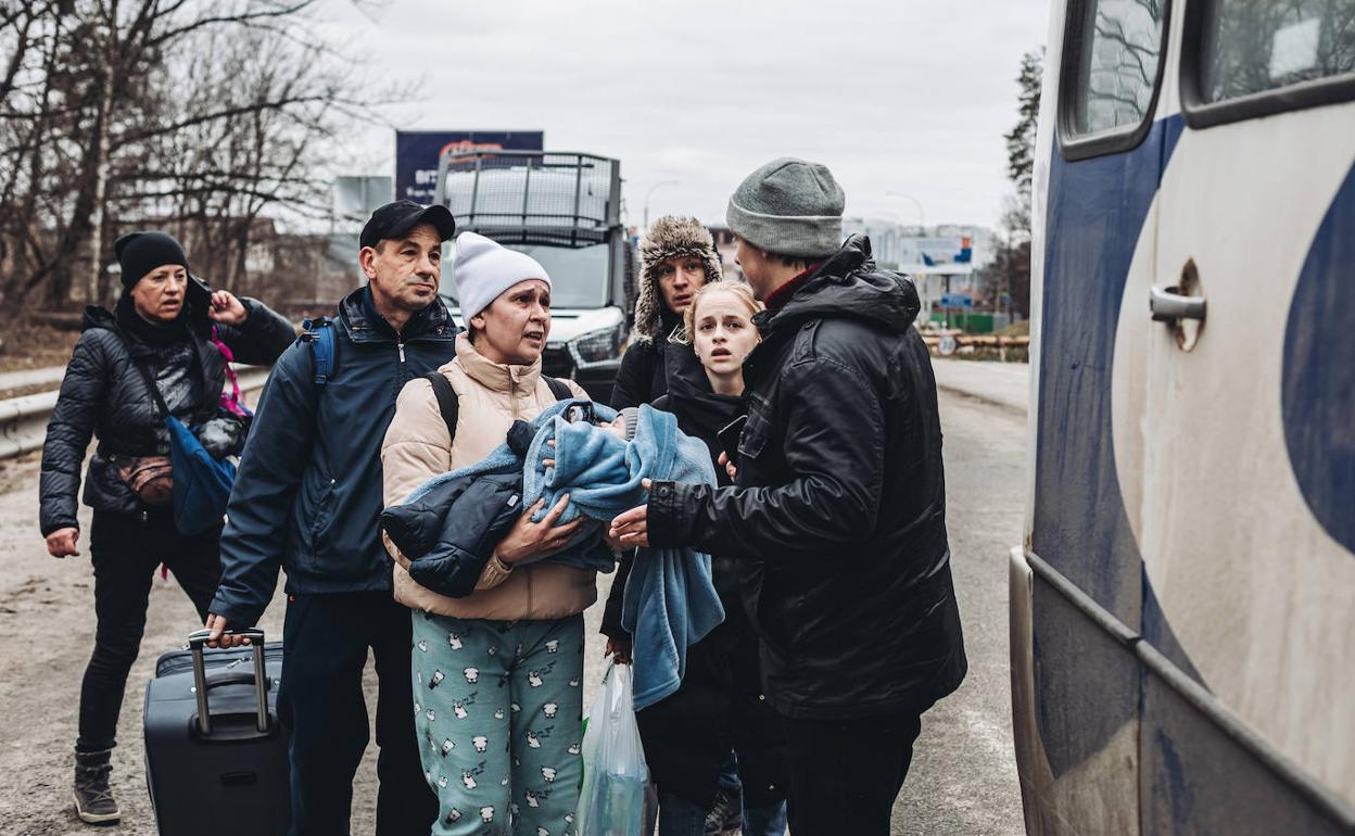 Evacuación de refugiados en Ucrania. 