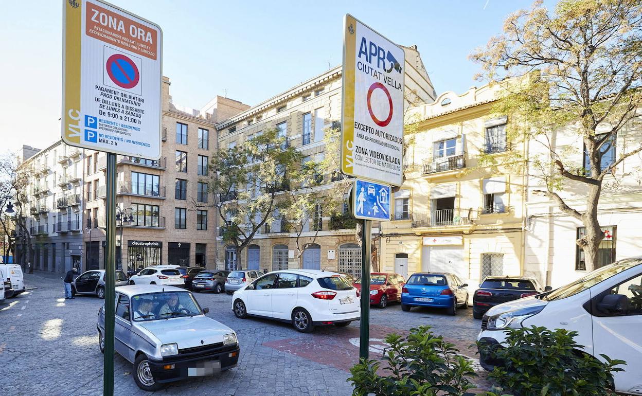 Plaza Portal Nou, restringida sólo para conductores con autorización. 