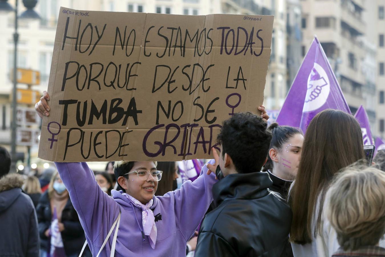 Fotos: Actos y manifestaciones feministas en Valencia por el 8M