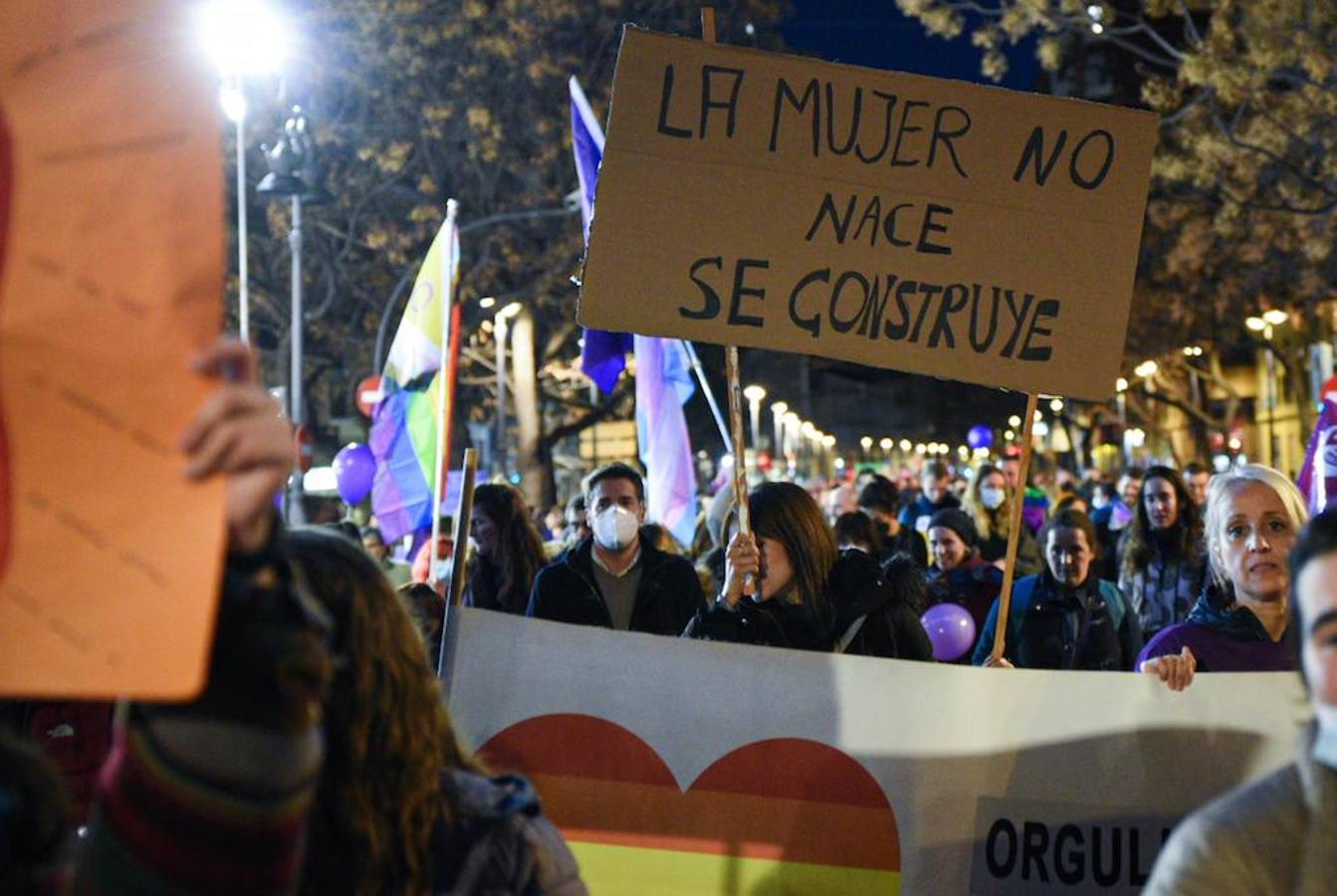 Fotos: Actos y manifestaciones feministas en Valencia por el 8M