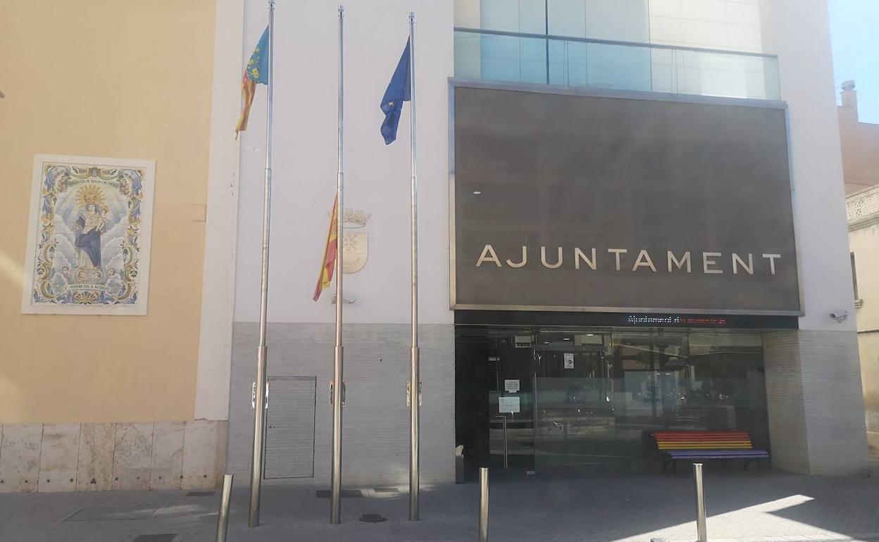 La fachada del ayuntamiento del municipio. 