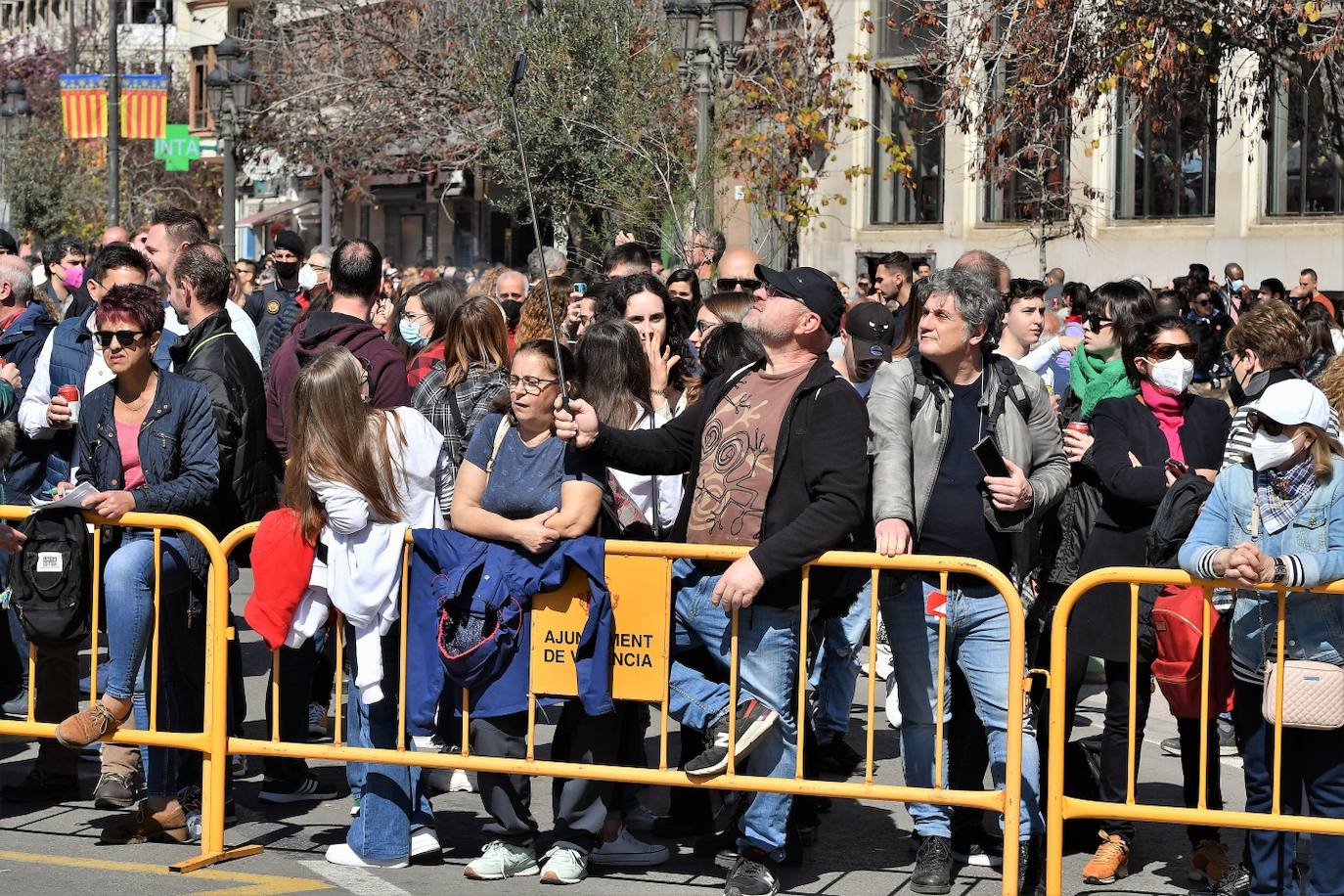 Fotos: Búscate en la mascletà del miércoles 9 de marzo