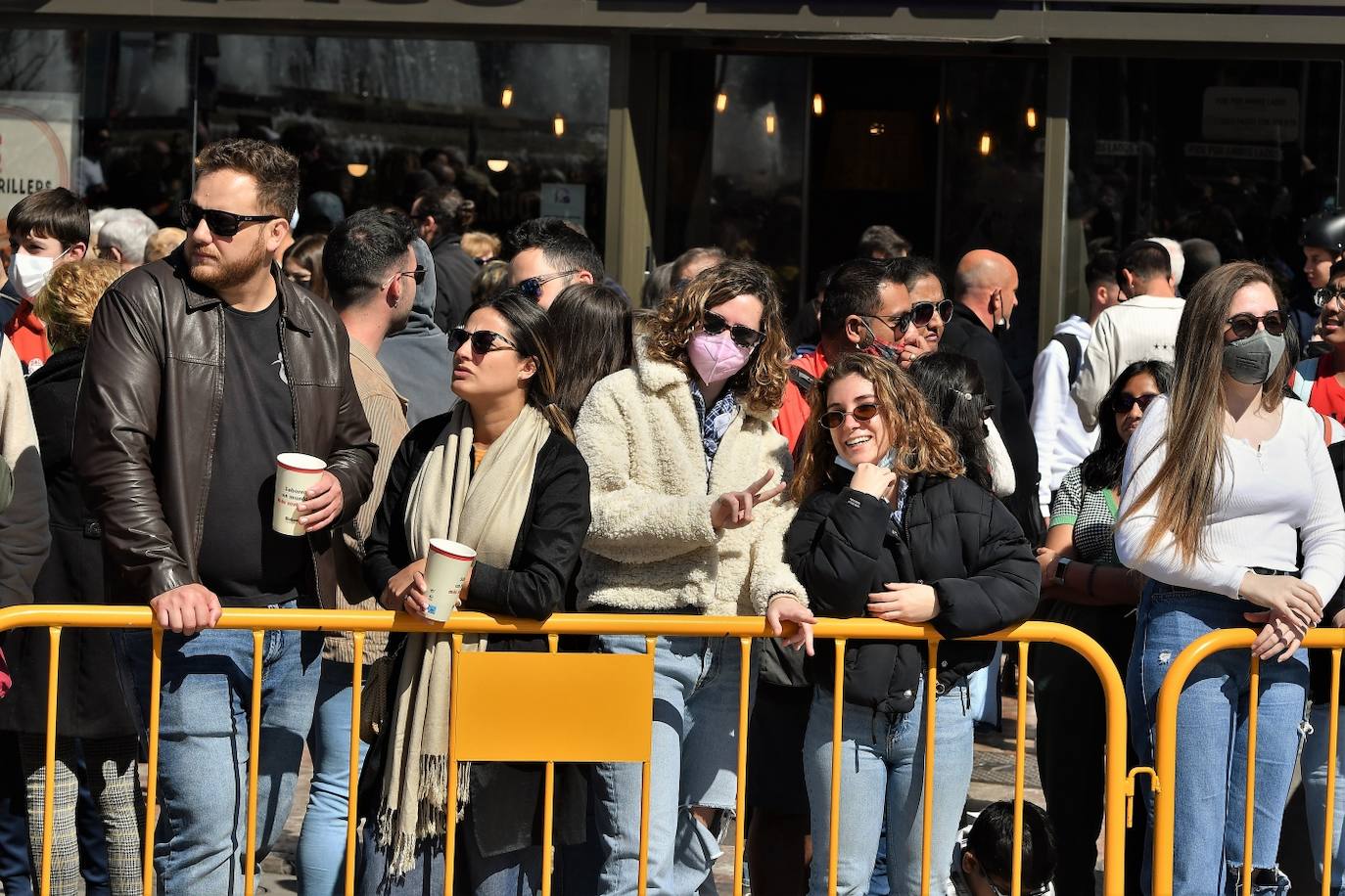 Fotos: Búscate en la mascletà del miércoles 9 de marzo