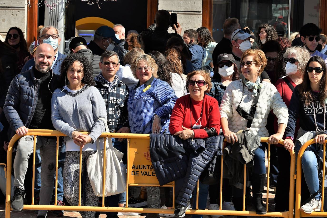 Fotos: Búscate en la mascletà del miércoles 9 de marzo