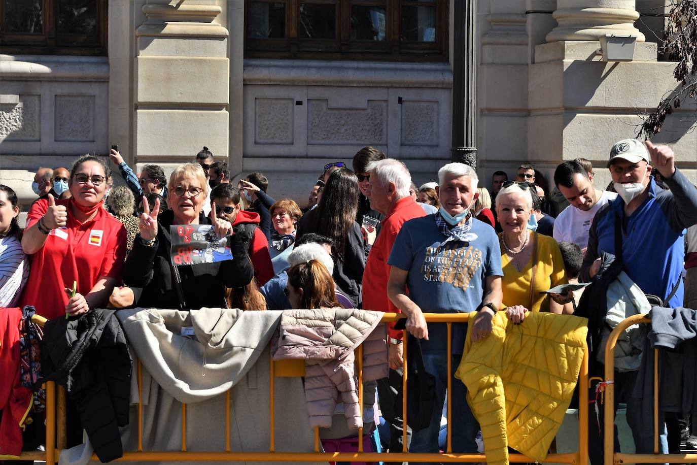 Fotos: Búscate en la mascletà del miércoles 9 de marzo