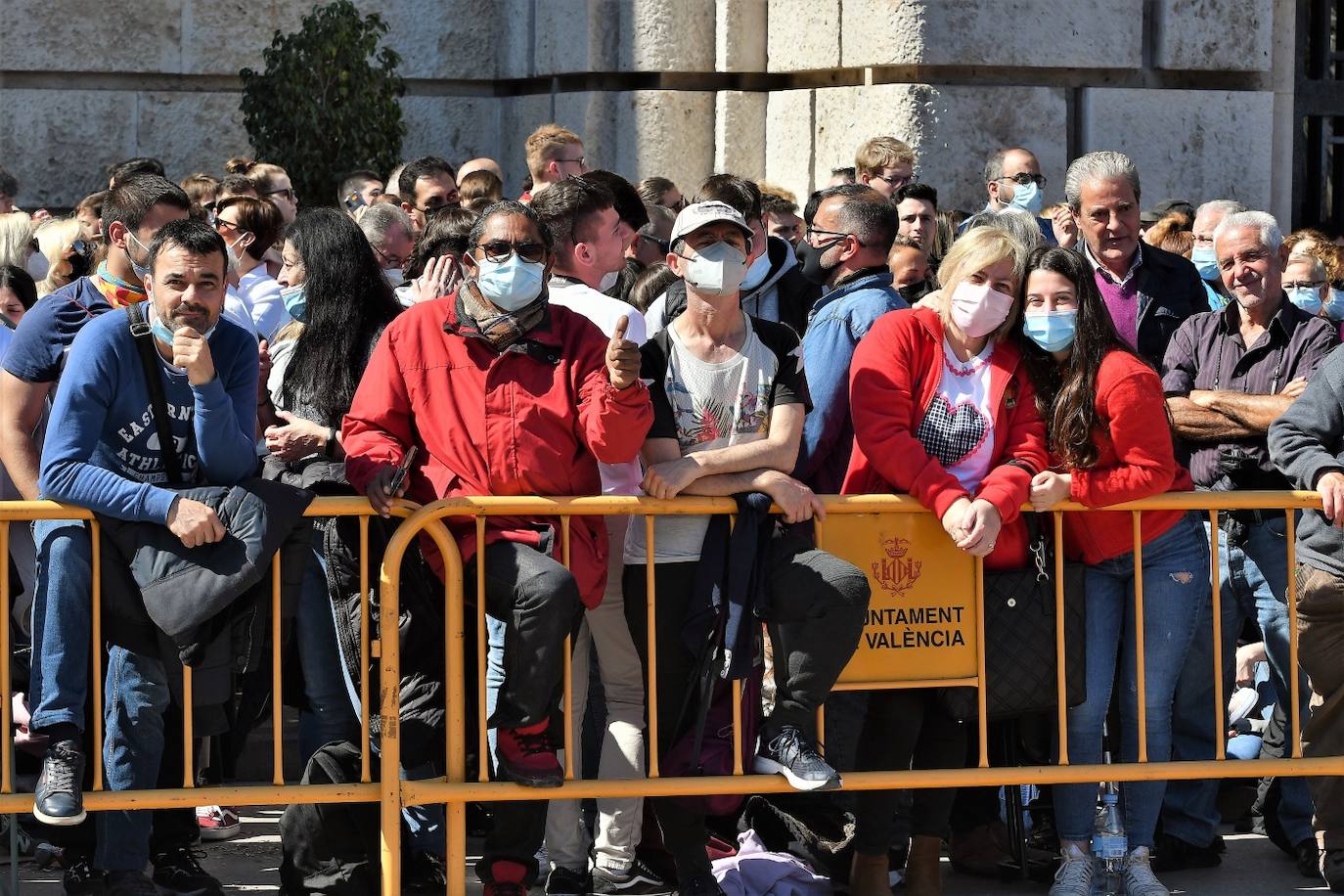 Fotos: Búscate en la mascletà del miércoles 9 de marzo