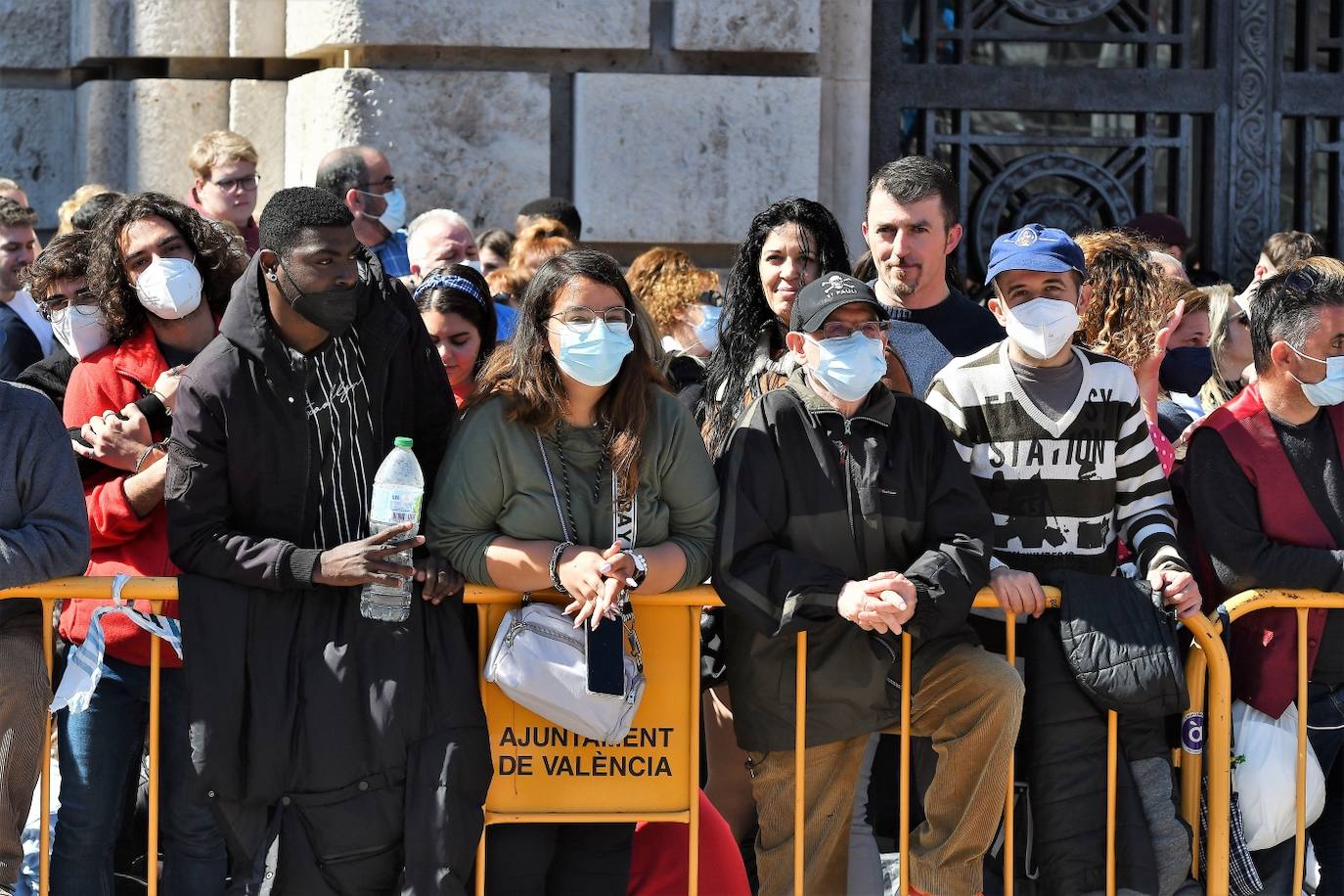 Fotos: Búscate en la mascletà del miércoles 9 de marzo