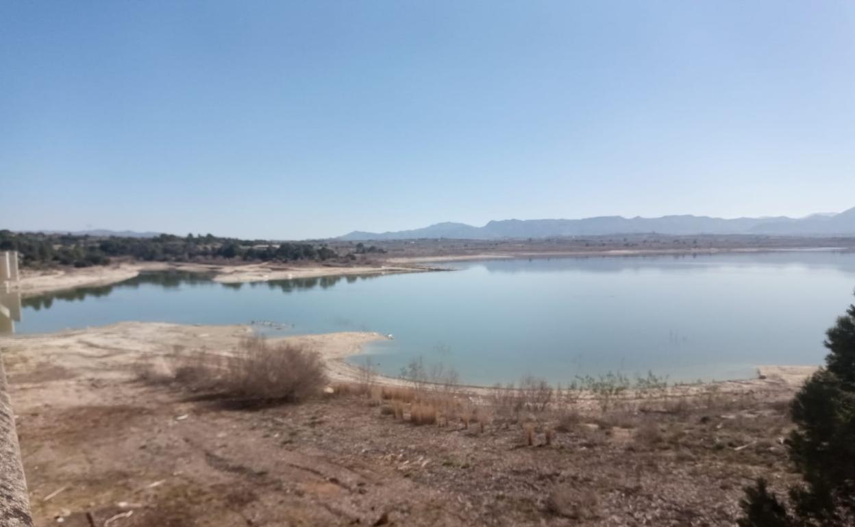 Situación actual en el que se encuentra el pantano de Bellús. 