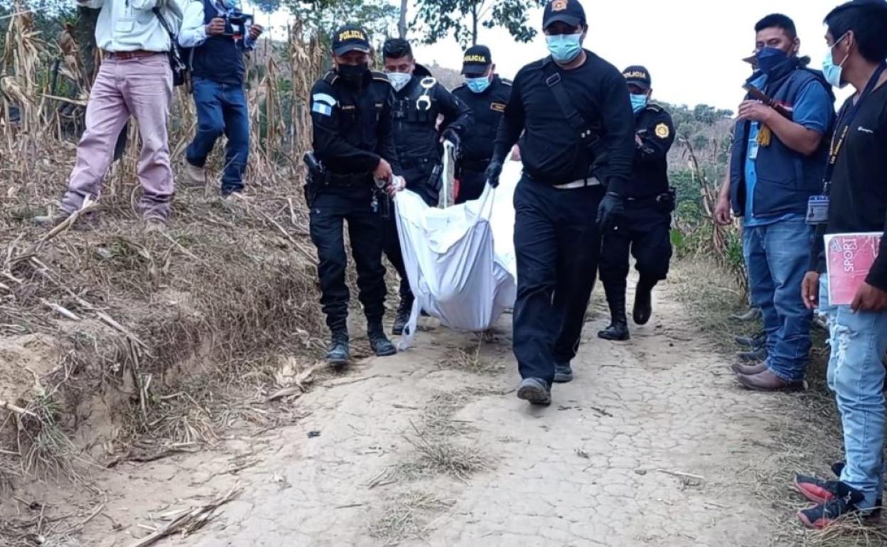 El cuerpo sin vida fue hallado en una zona boscosa del municipio de Sololá. 