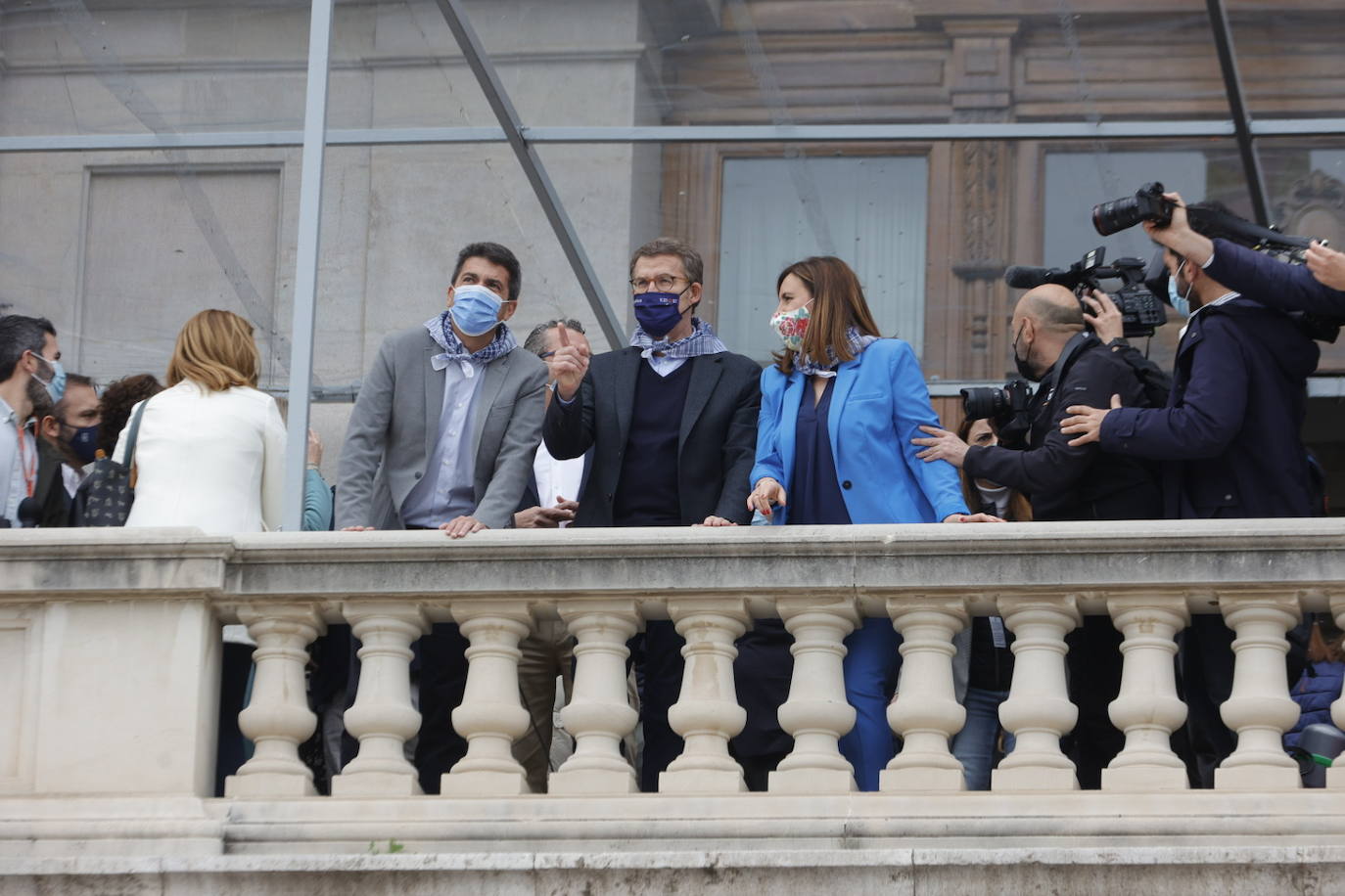 Alberto Núñez Feijóo ha decidido iniciar en Valencia su campaña para dirigir el PP y se ha convertido en el protagonista de la mascletà de este viernes 11 de marzo de 2022, disparada por Pirotecnia Tomás de Benicarló