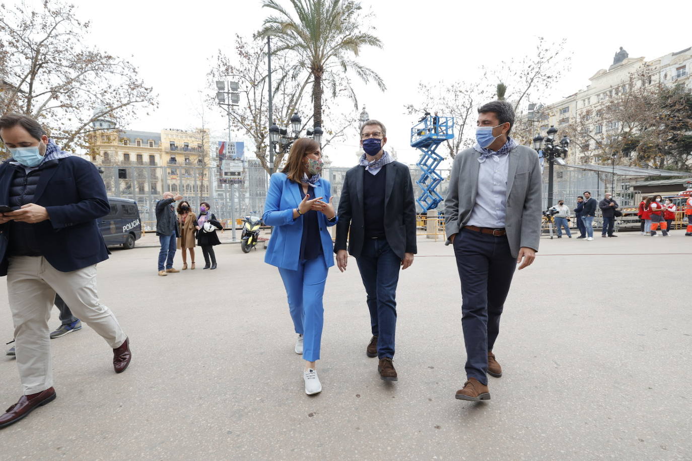 Alberto Núñez Feijóo ha decidido iniciar en Valencia su campaña para dirigir el PP y se ha convertido en el protagonista de la mascletà de este viernes 11 de marzo de 2022, disparada por Pirotecnia Tomás de Benicarló