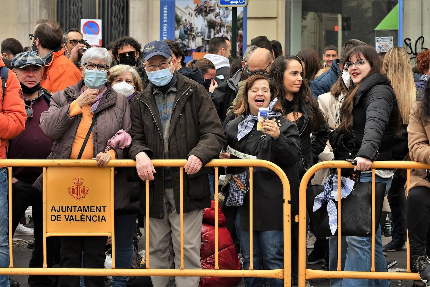 Fotos: Búscate en la mascletà del viernes 11 de marzo