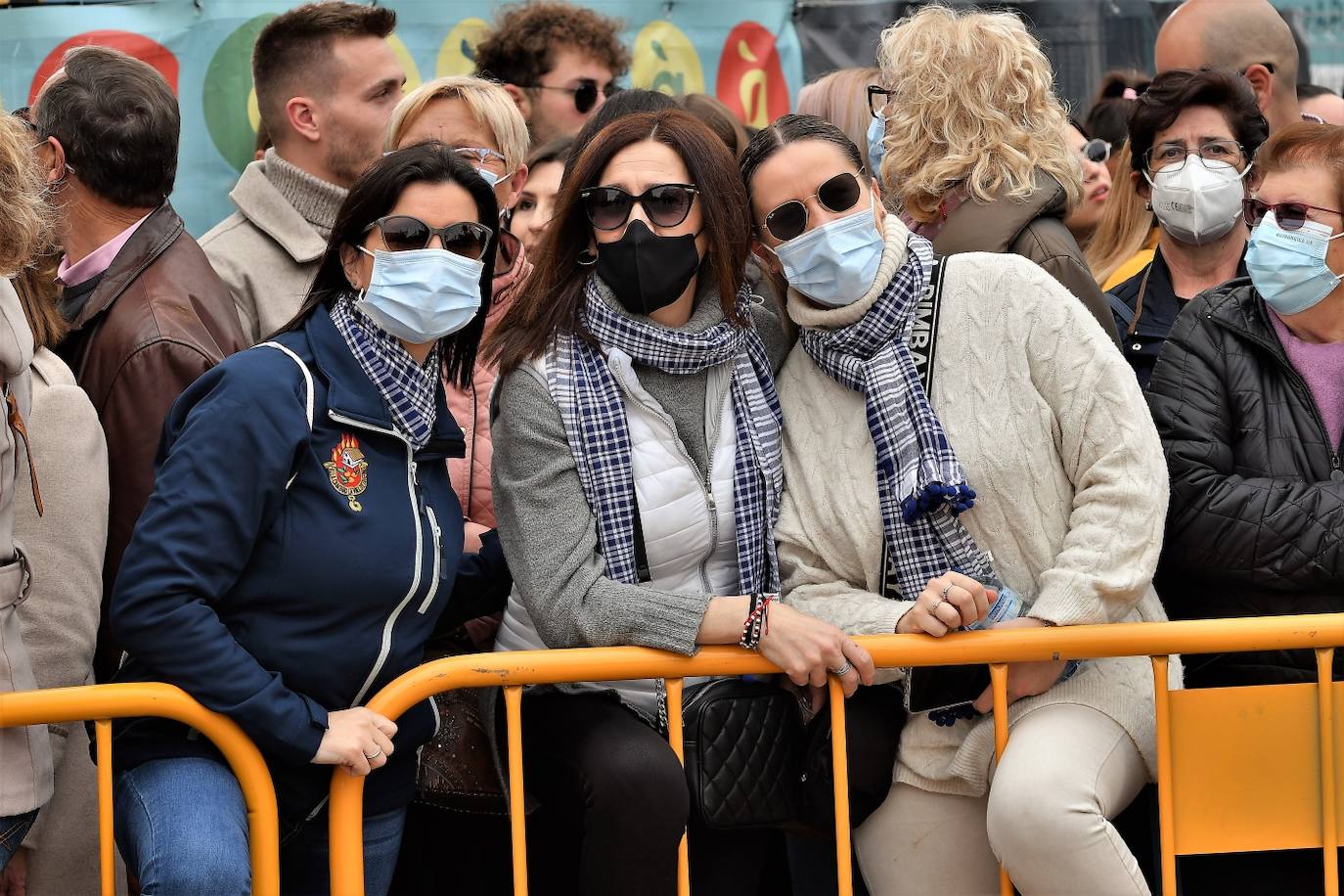 Fotos: Búscate en la mascletà del viernes 11 de marzo