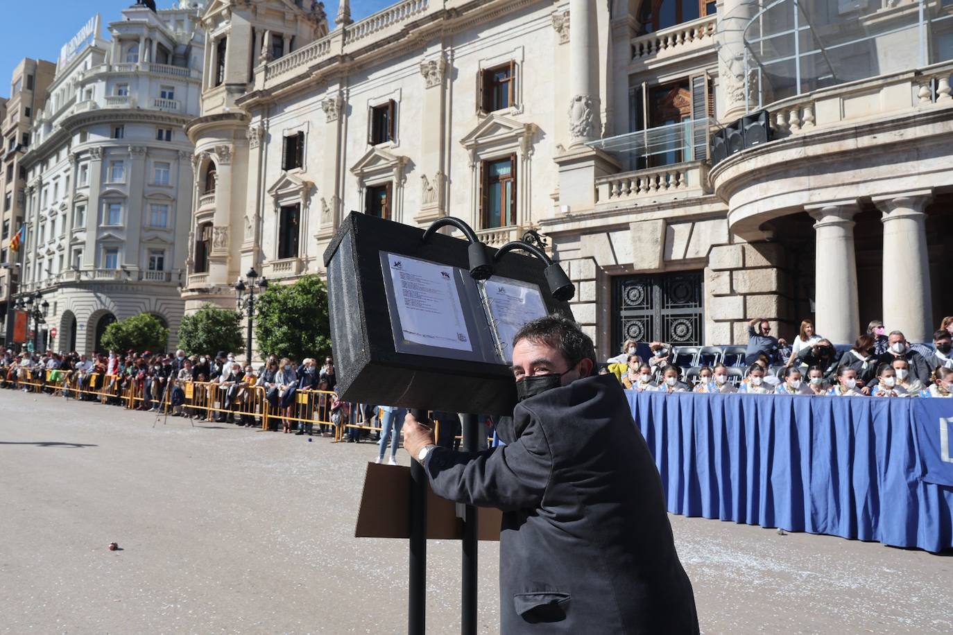 Cinco comisiones participan en el desfile.