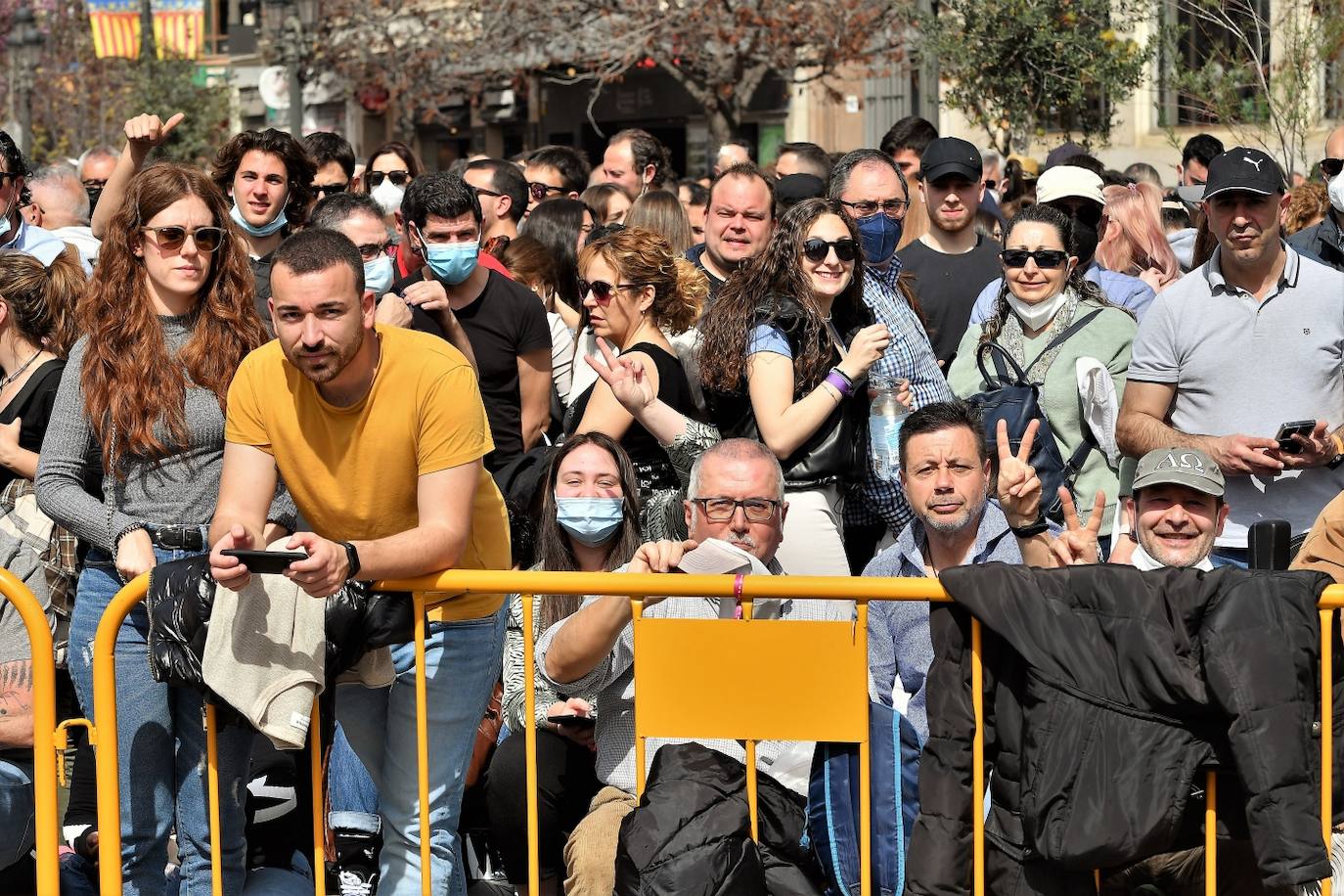 Fotos mascleta domingo: Búscate en la mascletà del domingo 13 de marzo de 2022