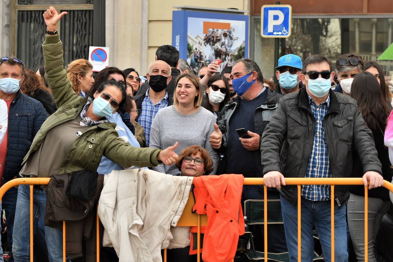 Fotos mascleta domingo: Búscate en la mascletà del domingo 13 de marzo de 2022