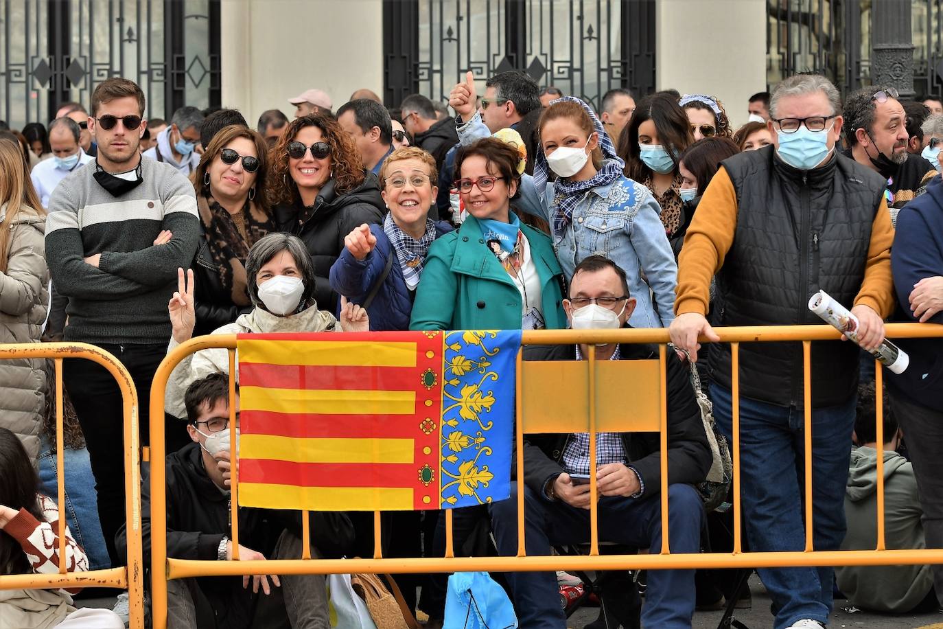 Fotos mascleta domingo: Búscate en la mascletà del domingo 13 de marzo de 2022