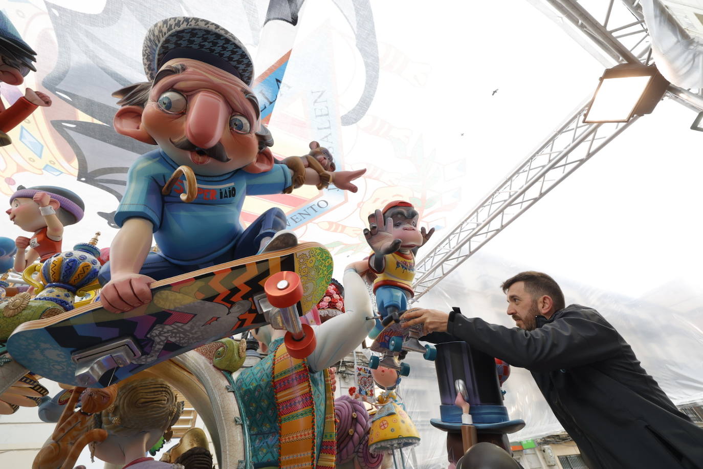 Fotos: Los plásticos que resguardan a las fallas de la lluvia