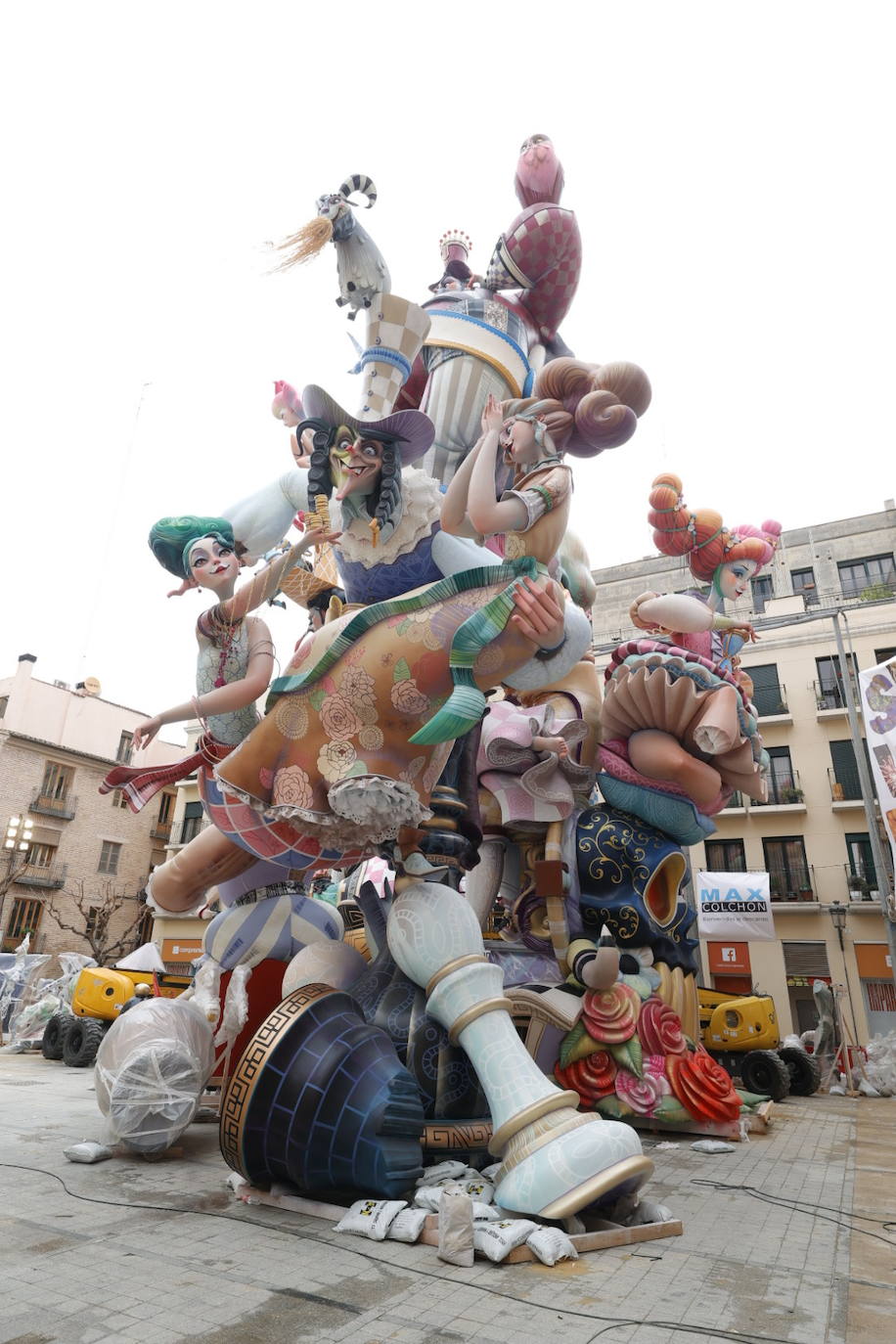 Fotos: Los plásticos que resguardan a las fallas de la lluvia