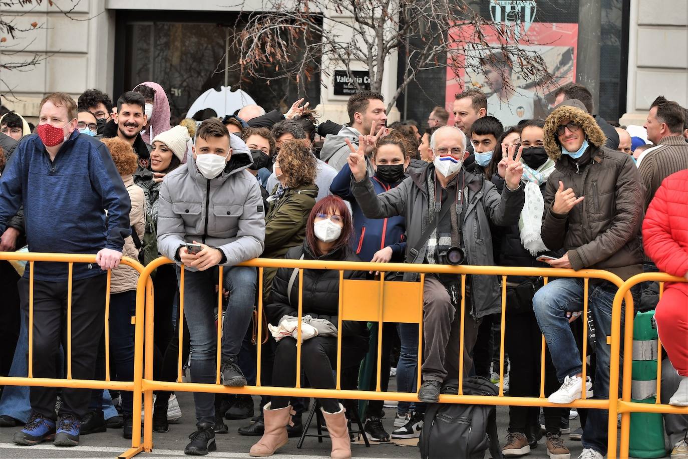 Fotos: Búscate en la mascletà del martes 15 de marzo de 2022