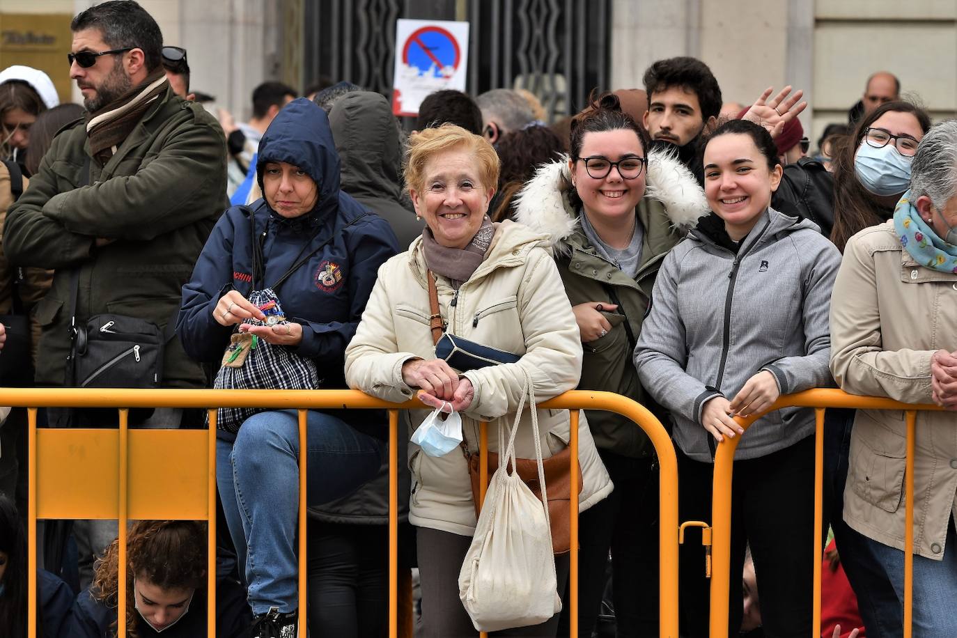 Fotos: Búscate en la mascletà del martes 15 de marzo de 2022