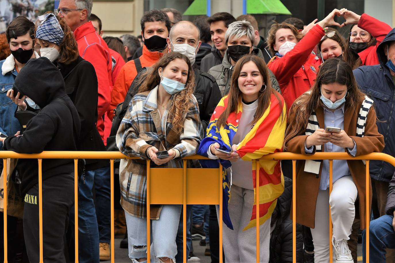 Fotos: Búscate en la mascletà del martes 15 de marzo de 2022