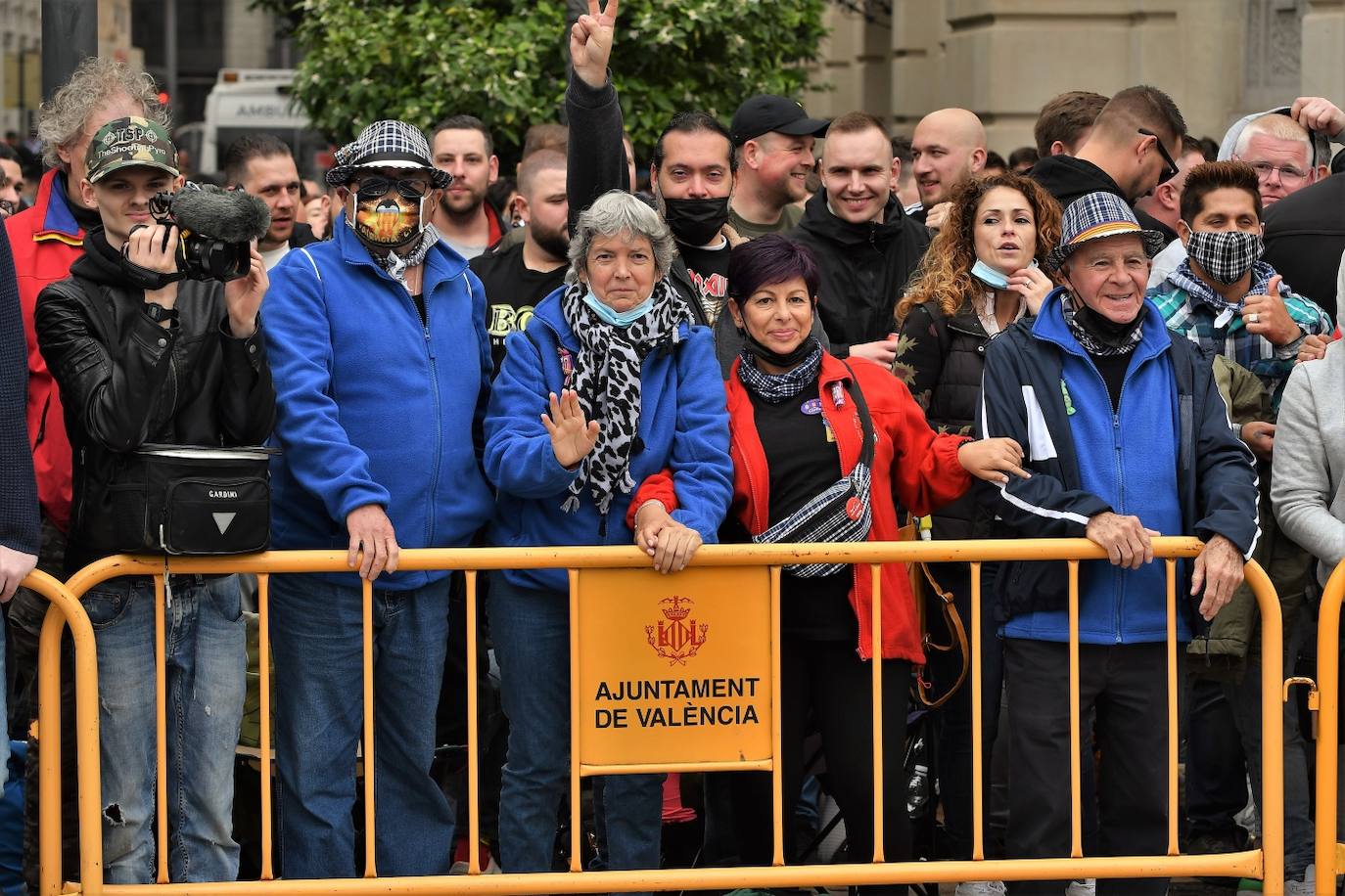 Fotos: Búscate en la mascletà del martes 15 de marzo de 2022