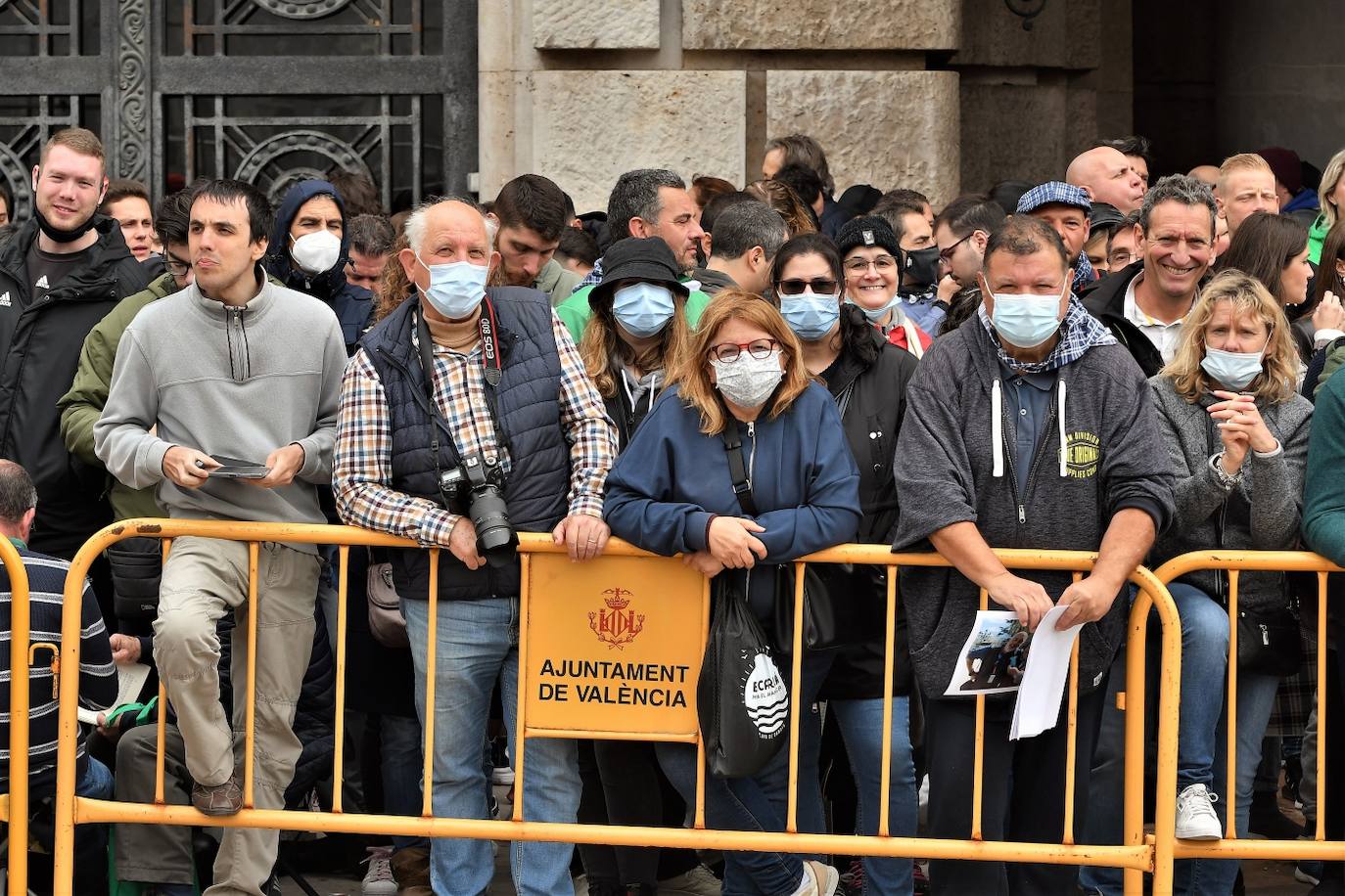 Fotos: Búscate en la mascletà del martes 15 de marzo de 2022