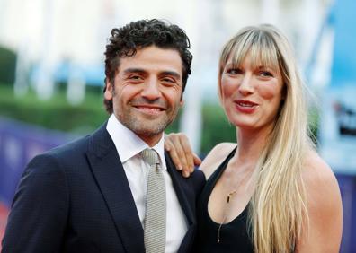 Imagen secundaria 1 - Oscar Isaac y su mujer, Elvira Llind.