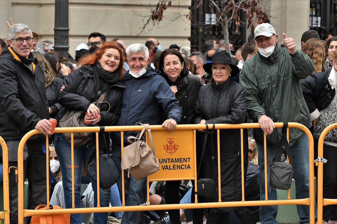 Pirotecnia Turís ha disparado la mascletà del 16 de marzo de 2022 pese a la amenaza de lluvia y al aviso amarillo por viento en uno de los días grandes de las Fallas de Valencia