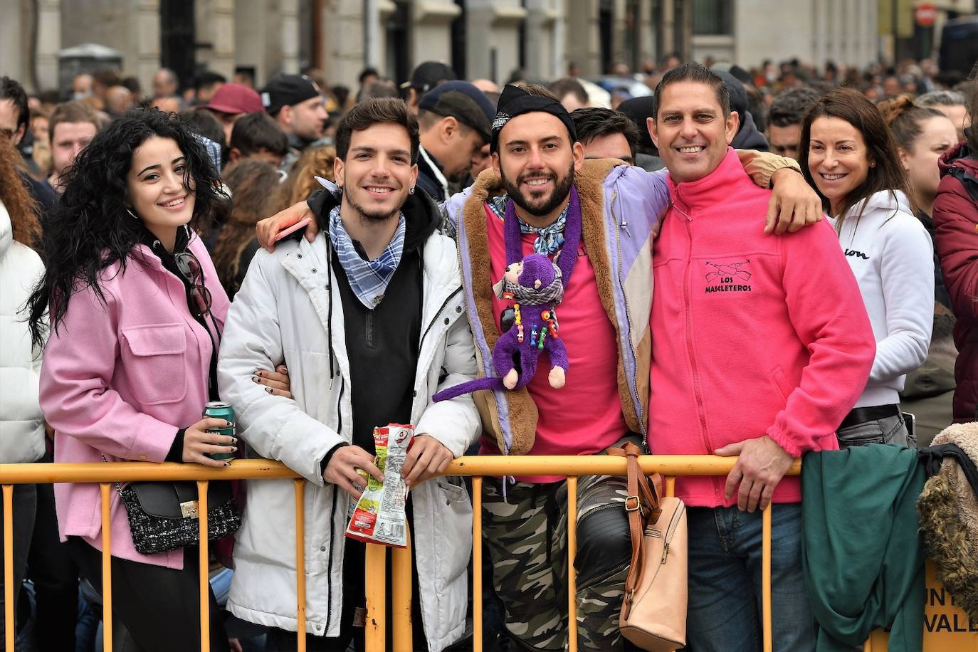 Pirotecnia Turís ha disparado la mascletà del 16 de marzo de 2022 pese a la amenaza de lluvia y al aviso amarillo por viento en uno de los días grandes de las Fallas de Valencia