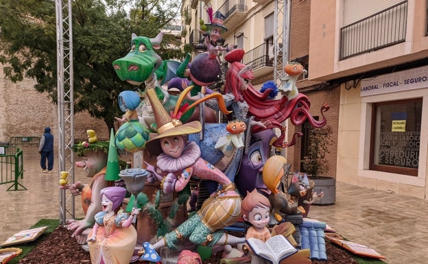 Monumento infantil de Plaça Major. 