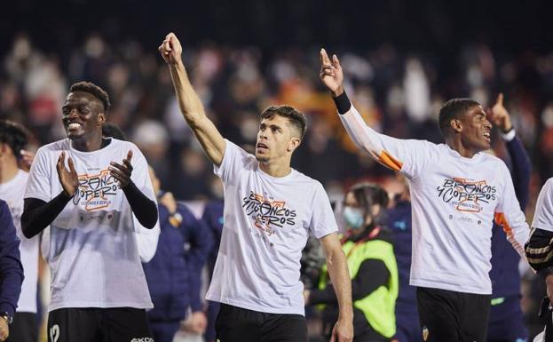 Por qúe el Valencia tiene que jugar de visitante y todo de blanco la final de Copa