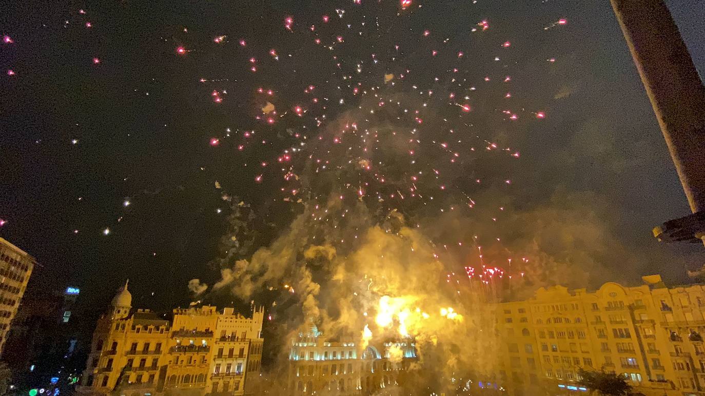 Fotos: Así ha sido la Nit de l&#039; Albà de las Fallas 2022