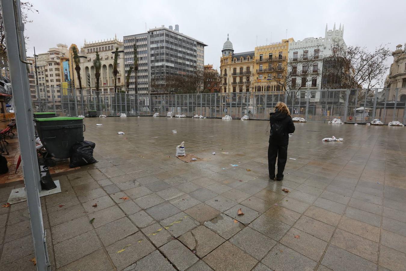 LLuvia en la plaza del ayuntamiento 