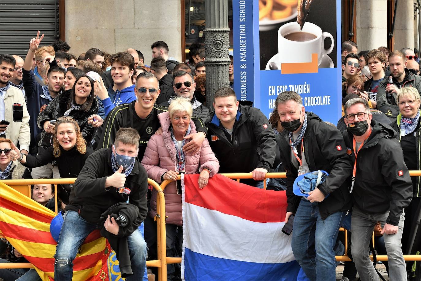 Fotos: Búscate en la mascletà de este 18 de marzo de 2022