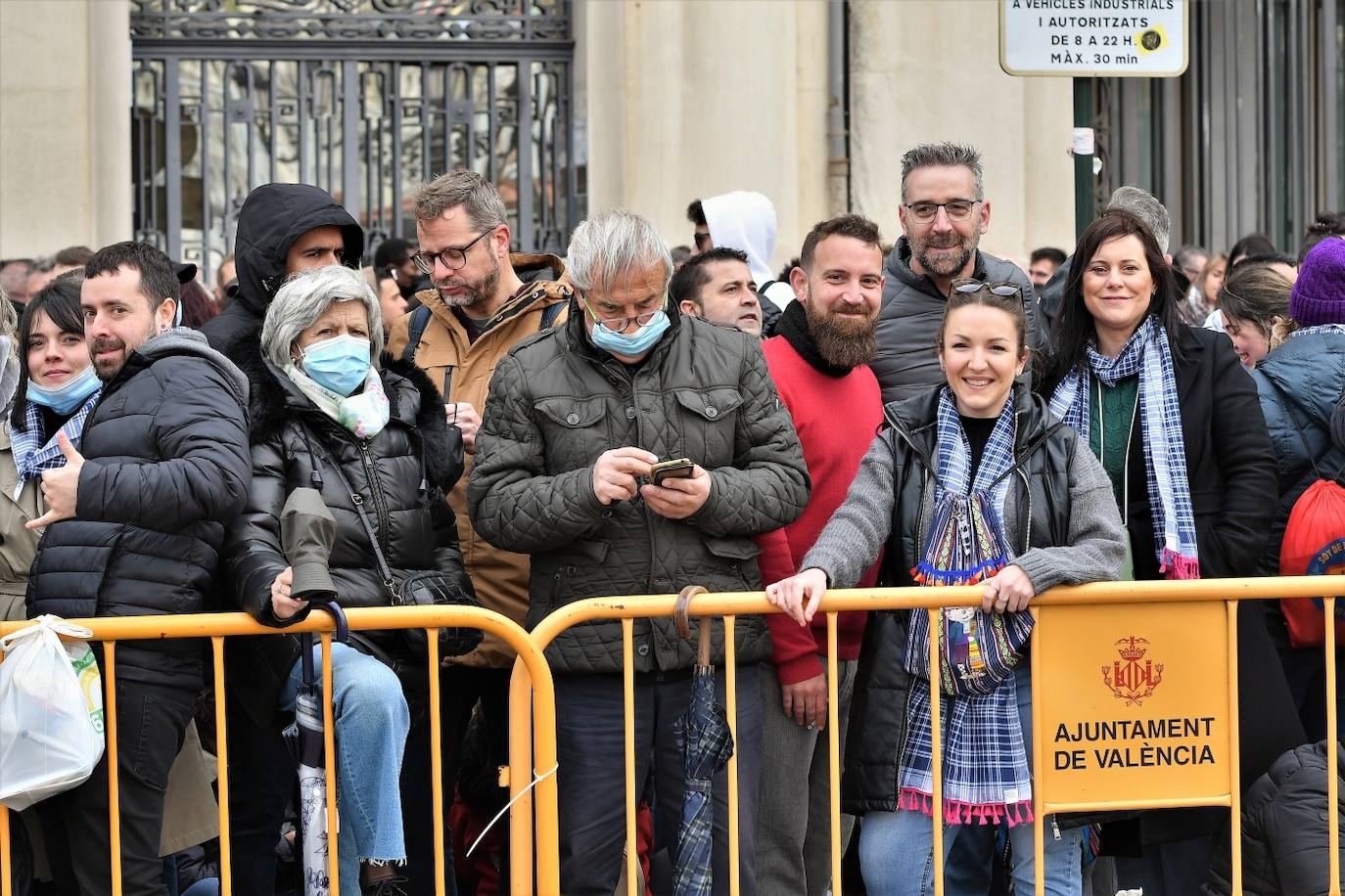 Fotos: Búscate en la mascletà de este 18 de marzo de 2022