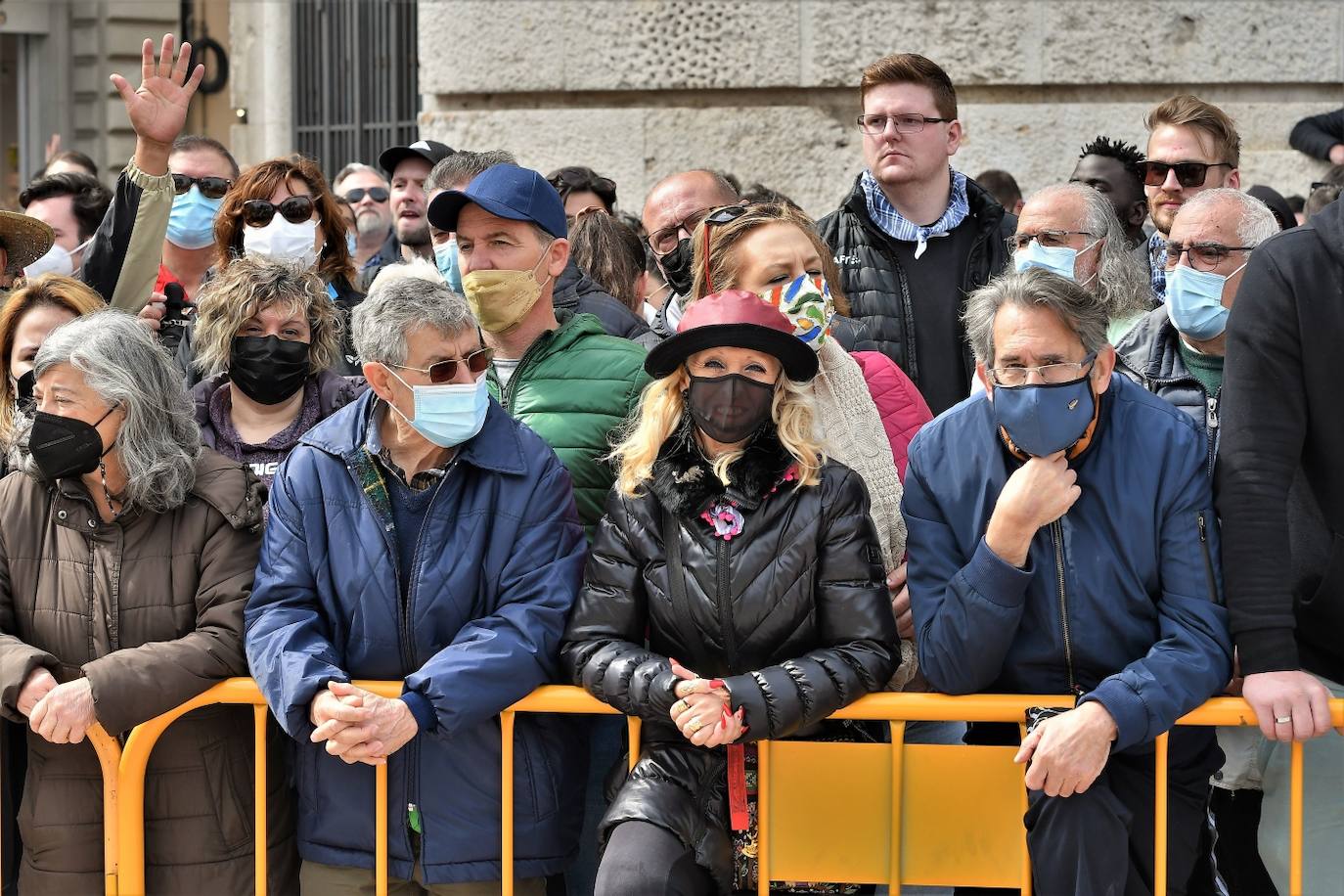 Fotos: Búscate en la mascletà de este 18 de marzo de 2022