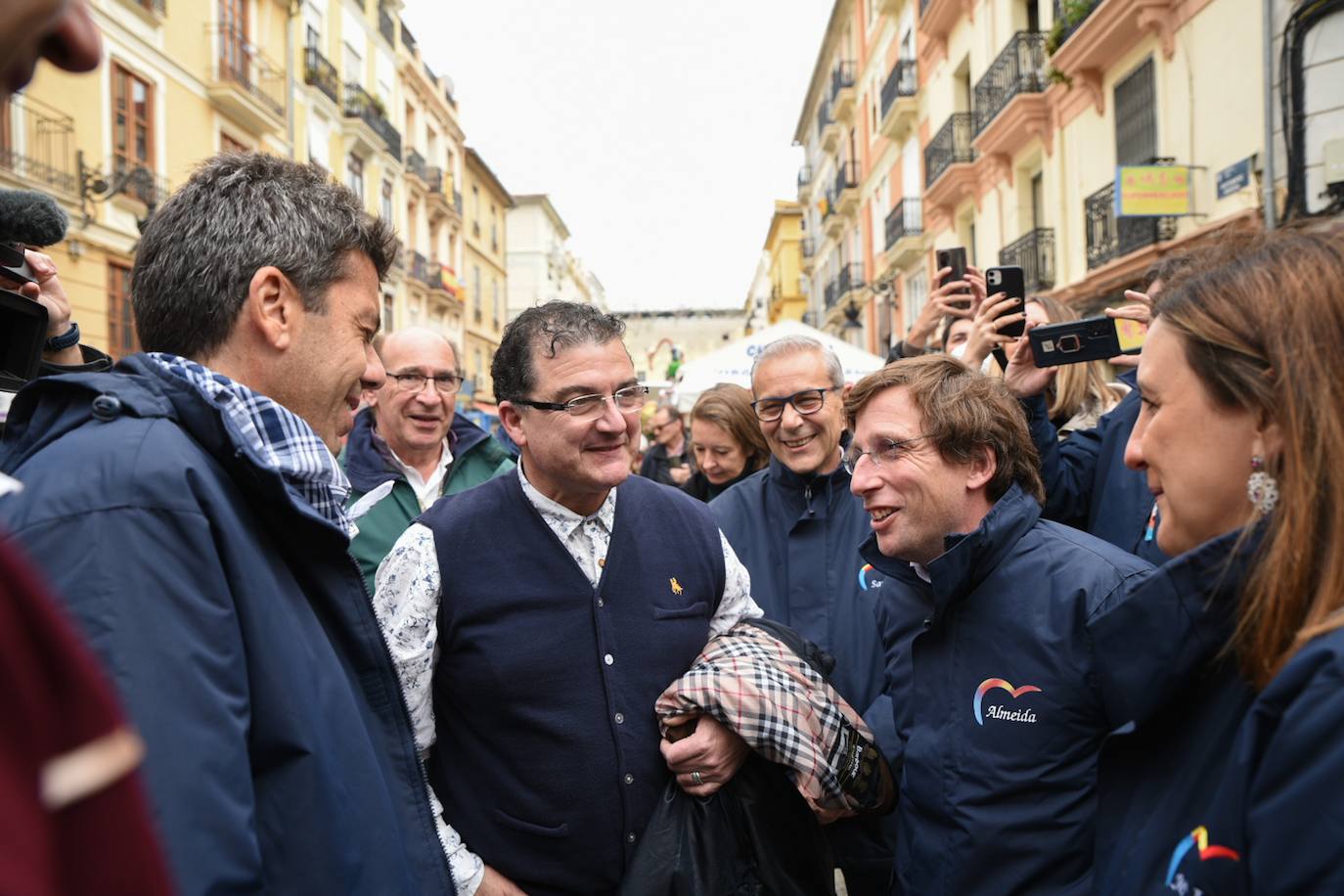 Fotos: Fallas 18 de marzo de 2022: Convento Jerusalén reúne a políticos y caras conocidas