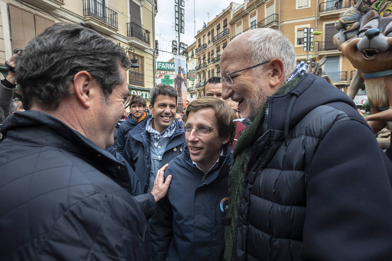 Fotos: Fallas 18 de marzo de 2022: Convento Jerusalén reúne a políticos y caras conocidas