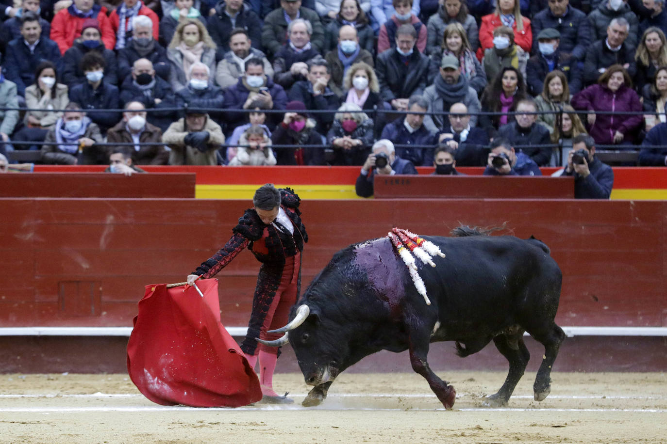 Corrida de toros de la Feria de Fallas, con reses de Victoriano del Río para Diego Urdiales, José María Manzanares y Roca Rey. 