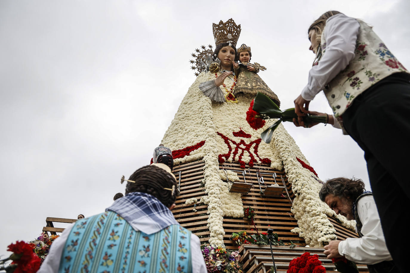 Fotos: Así es el manto de la Mare de Déu para las Fallas 2022