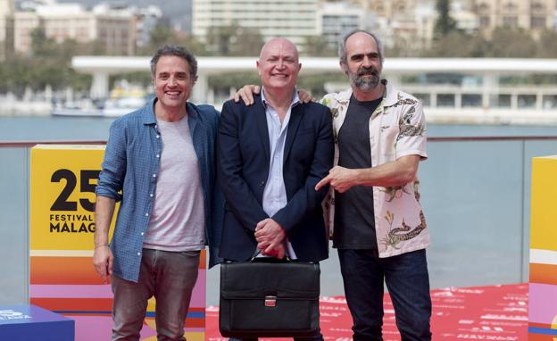 Daniel Guzmán, director y actor de 'Canallas', junto a Joaquín González y Luis Tosar.