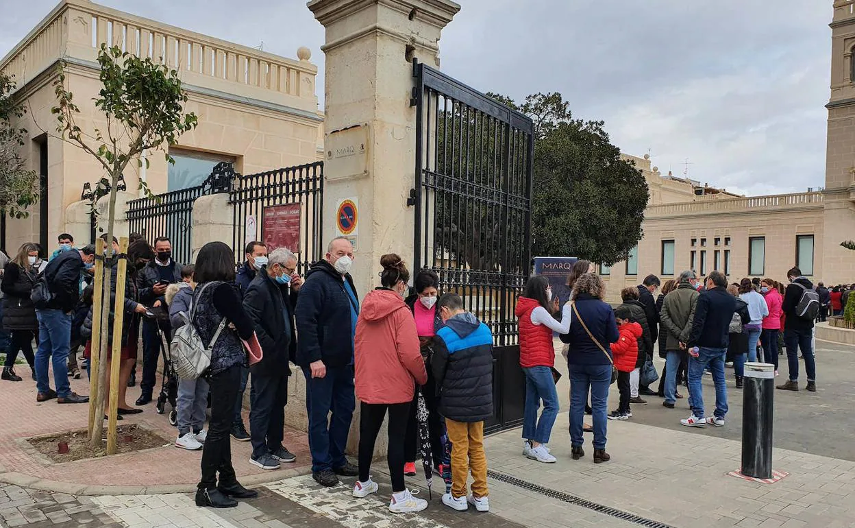 Éxito de visitantes los dos últimos días de la exposición 'Etruscos' con entrada libre. 