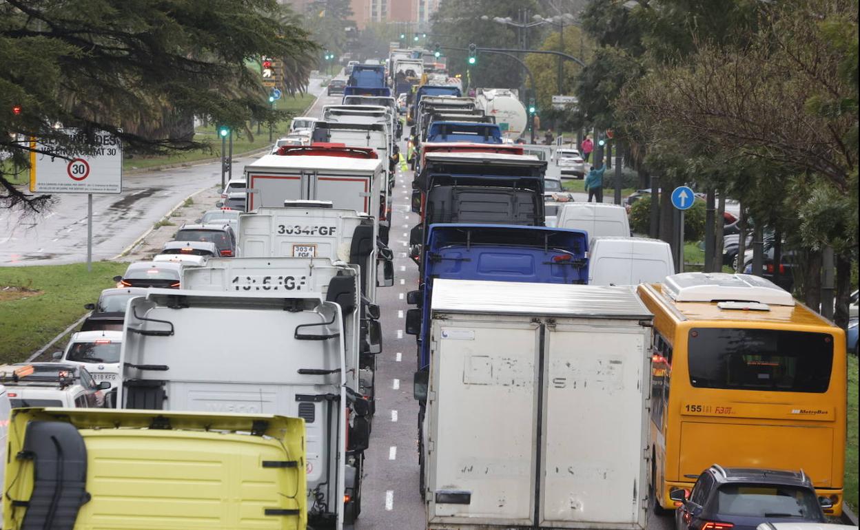 La marcha de los transportistas en Valencia. 