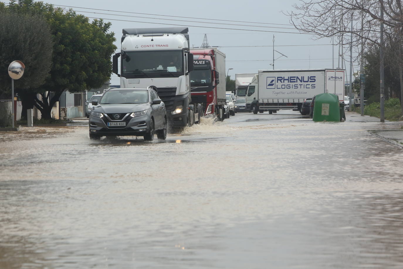 Las precipitaciones históricas en marzo dejan carreteras cortadas, ríos y barrancos desbordados y numerosas incidencias en Valencia y Castellón.