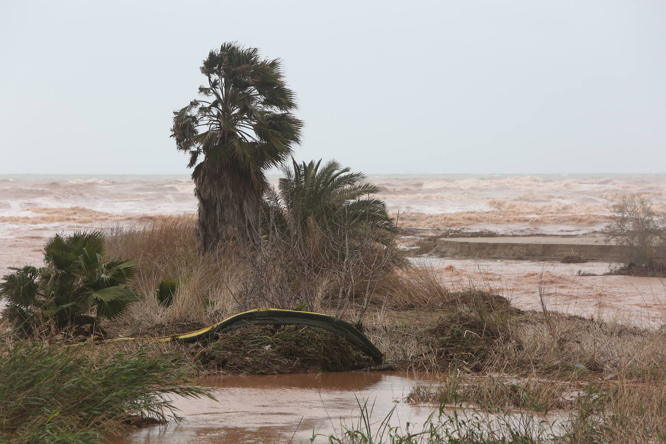 Las precipitaciones históricas en marzo dejan carreteras cortadas, ríos y barrancos desbordados y numerosas incidencias en Valencia y Castellón.