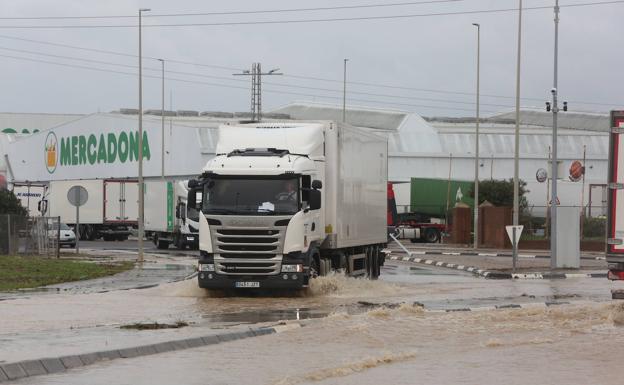 Las carreteras que siguen cortadas este miércoles por el temporal en Valencia